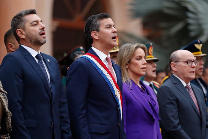 Santiago Peña, dos años de un Gobierno en Paraguay que ya pasa factura a su imagen